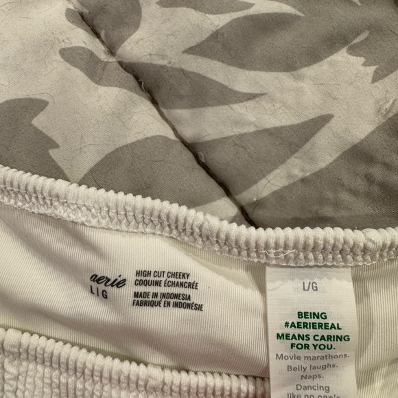 White Ribbed High-Waisted Bikini - Picture 4 of 5